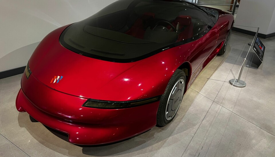 Buick Wildcat Concept- Curvaceous successor to the wedge