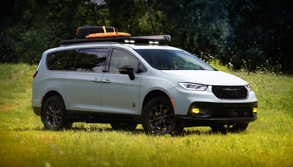 Chrysler debuts the new Pacifica Grizzly Peak concept