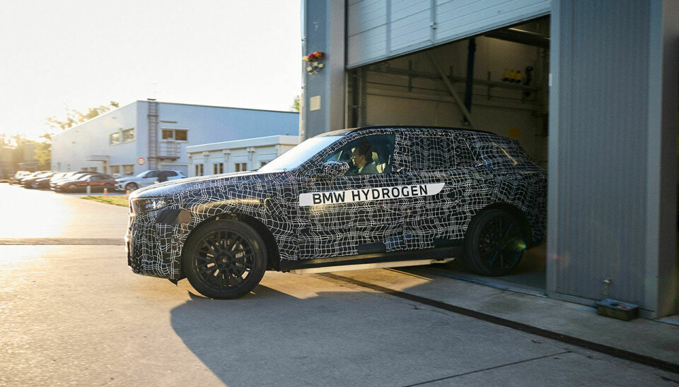 The BMW Hydrogen IX5